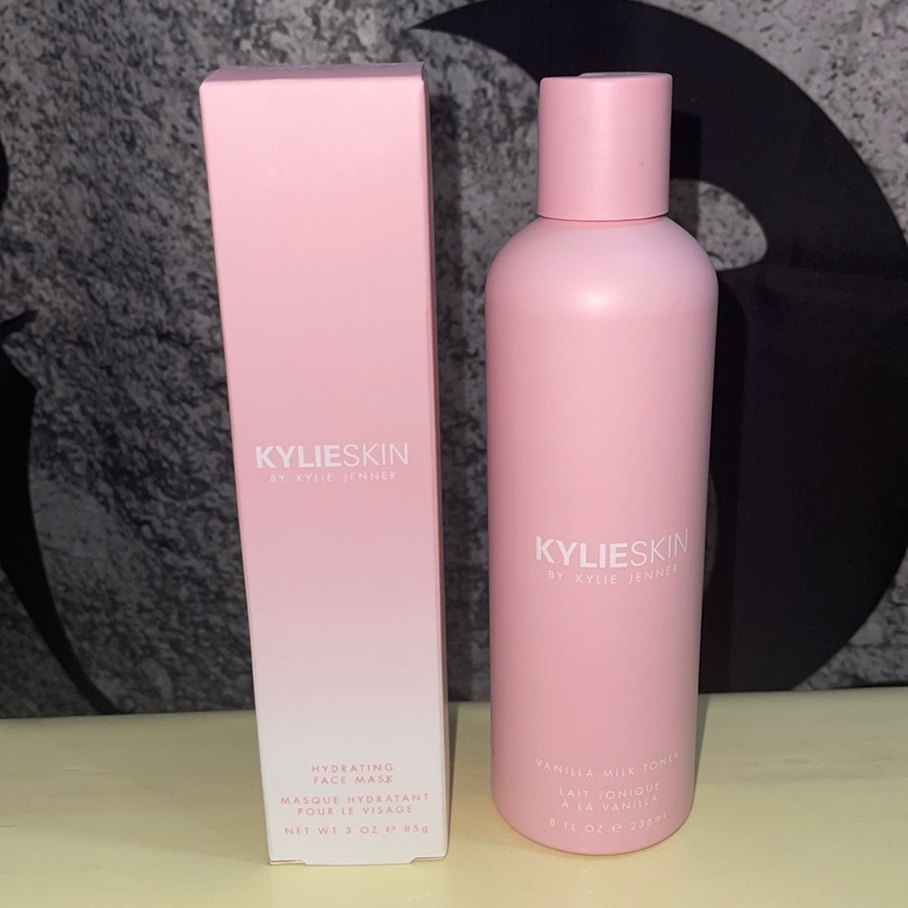 Kylie Skin Bundle - Brand new, unopened 💕